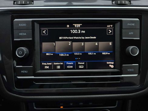 Used 2021 Volkswagen Tiguan S image 27