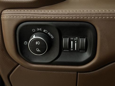 Used 2022 RAM 2500 Limited image 24