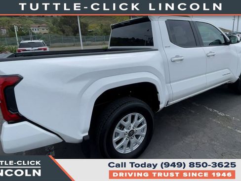 Used 2025 Toyota Tacoma SR5 AWD/4WD image 8