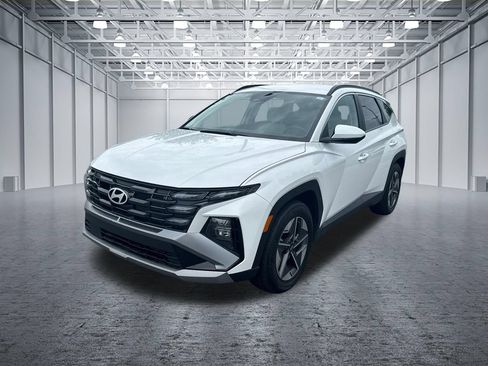Used 2025 Hyundai Tucson SEL FWD image 3