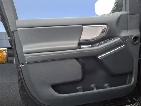 New 2026 Ford Expedition Active image 7