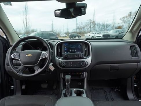 Used 2022 Chevrolet Colorado LT w/ Safety Package image 23
