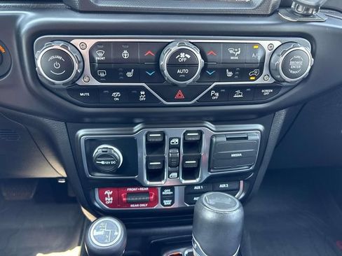 Used 2022 Jeep Wrangler Unlimited Rubicon w/ Trailer Tow Package AWD/4WD image 27