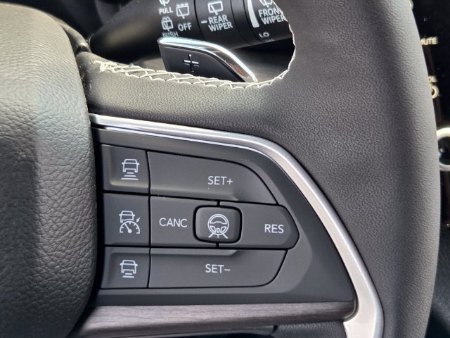 New 2027 Jeep Grand Cherokee Altitude RWD image 23