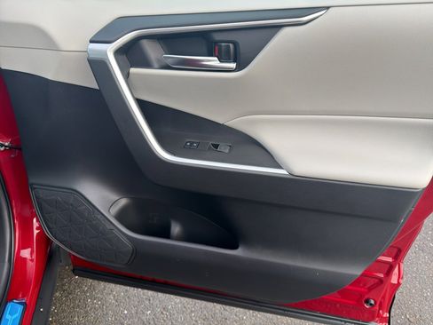 New 2025 Toyota RAV4 XLE w/ Convenience Package image 19
