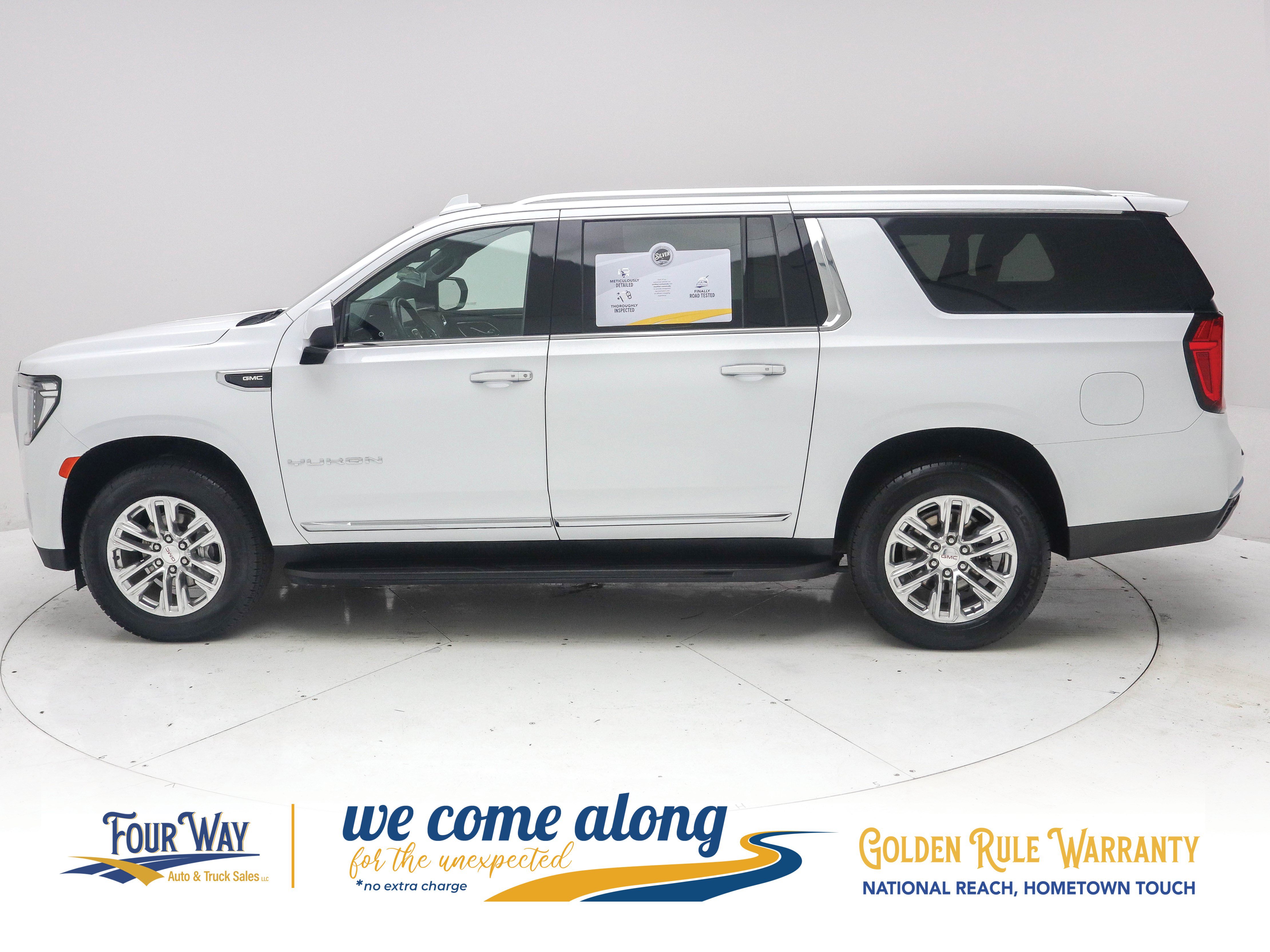 Used 2023 GMC Yukon XL SLT AWD/4WD image 6