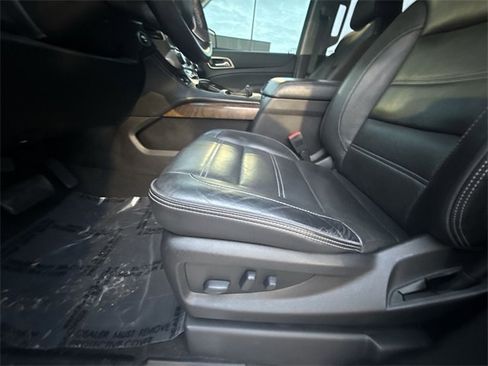 Used 2020 GMC Yukon XL Denali w/ Denali Premium Package image 12