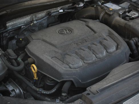 Used 2021 Volkswagen Tiguan SE w/ Panoramic Sunroof Package AWD/4WD image 48