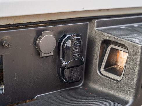 Used 2024 Ford F150 Lariat w/ FX4 Off-Road Package image 16