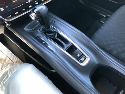 Used 2017 Honda HR-V EX image 21
