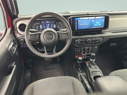 Used 2024 Jeep Wrangler Unlimited AWD/4WD image 10