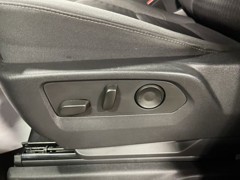 Used 2023 GMC Sierra 1500 Elevation image 12