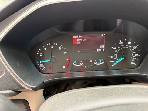 Used 2022 Ford Escape SE w/ Convenience Package FWD image 9