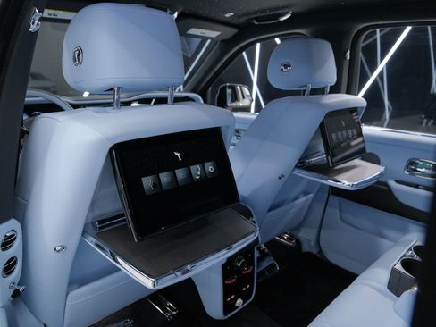 Used 2026 Rolls-Royce Cullinan image 56