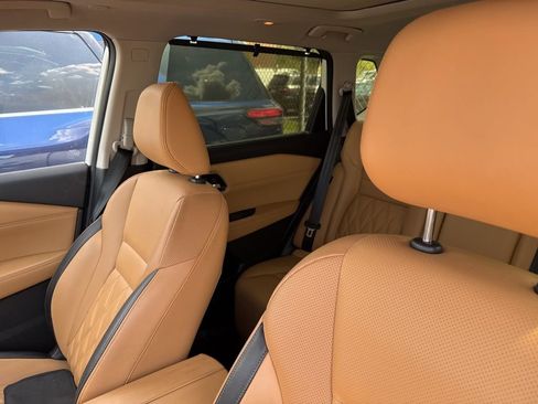 Used 2023 Nissan Rogue Platinum AWD/4WD image 7