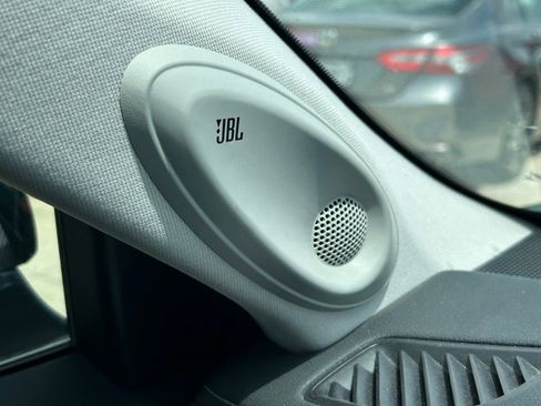 Used 2024 Toyota Highlander Platinum image 31