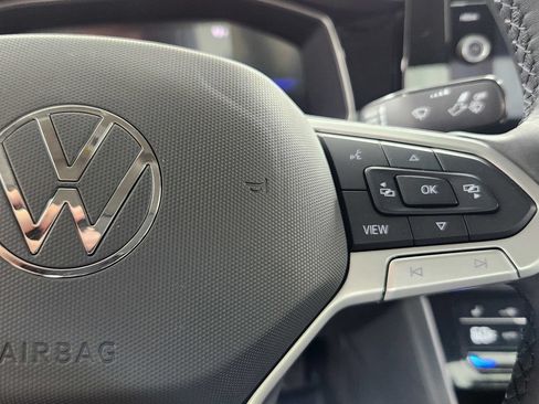 Used 2025 Volkswagen Jetta SE FWD image 21