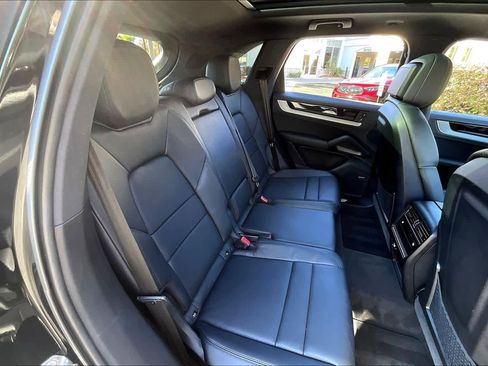 Used 2024 Porsche Cayenne image 55