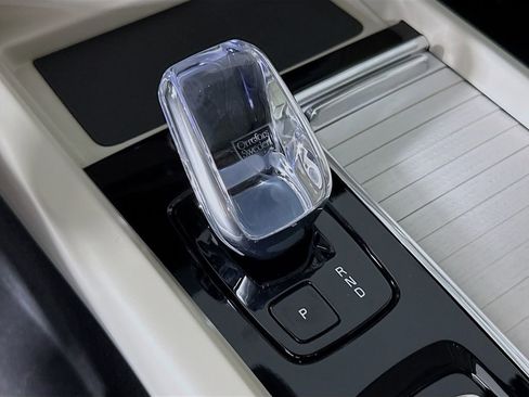 Certified 2026 Volvo XC60 B5 Ultra w/ Protection Package Premier image 17