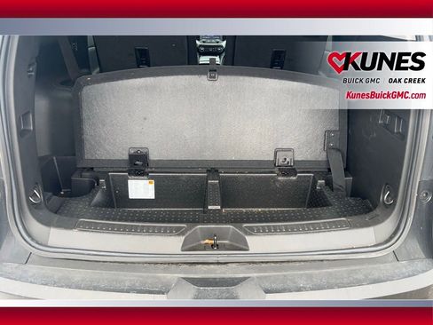 Used 2023 GMC Acadia SLE w/ Driver Convenience Package image 6