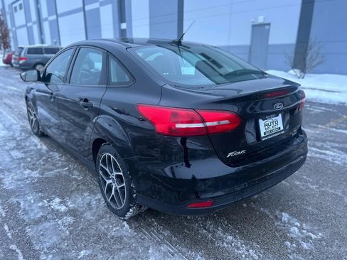 Used 2017 Ford Focus SE image 3