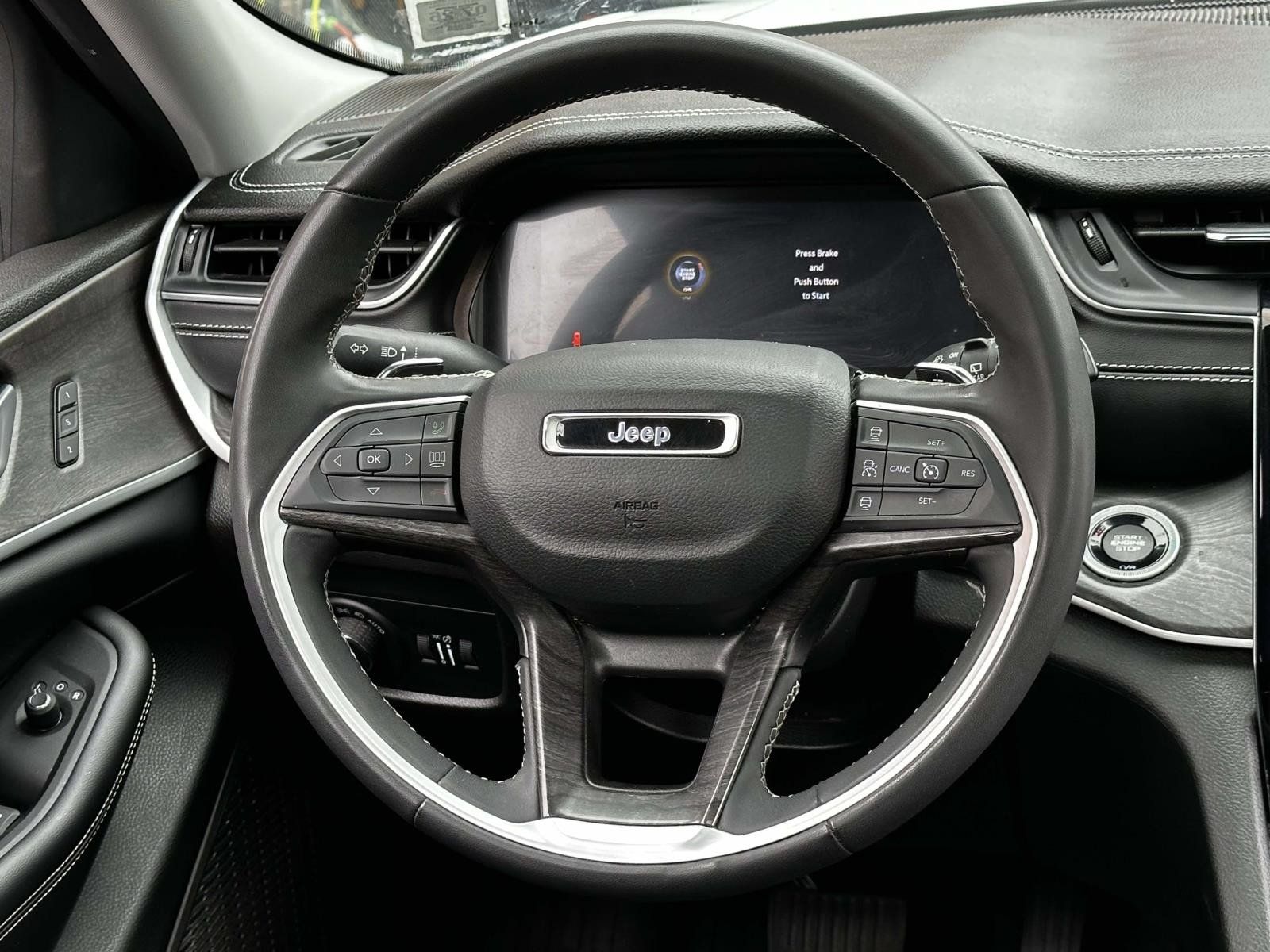 Used 2023 Jeep Grand Cherokee L Limited w/ Luxury Tech Group II AWD/4WD image 19