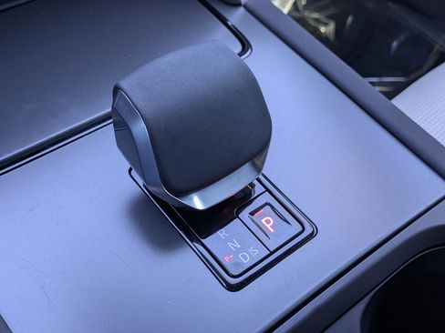 Used 2025 Land Rover Discovery Sport Dynamic SE image 16