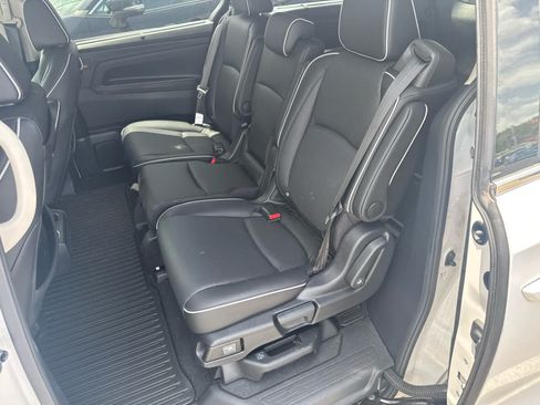 Used 2025 Honda Odyssey Elite image 8