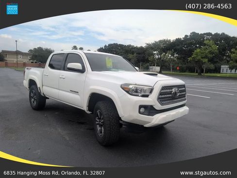 Used 2017 Toyota Tacoma TRD Sport w/ Premium & Technology Package AWD/4WD image 7
