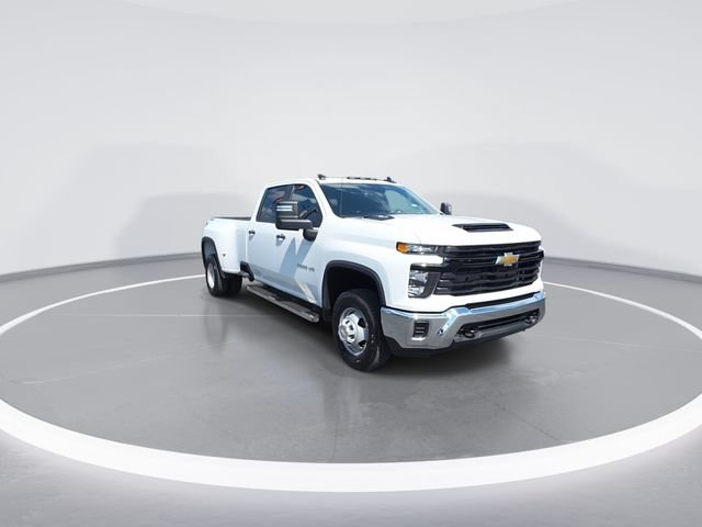 Used 2024 Chevrolet Silverado 3500 W/T w/ WT Convenience Package AWD/4WD image 2