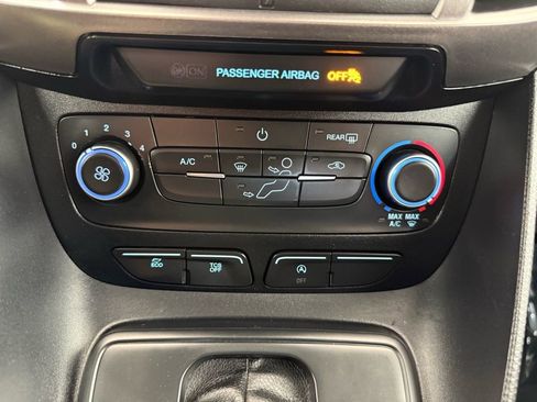 Used 2023 Ford Transit Connect XLT image 31