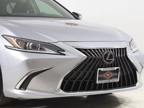Used 2024 Lexus ES 350 w/ Accessory Package (Z2) image 37