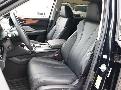 Used 2022 Acura MDX SH-AWD image 2