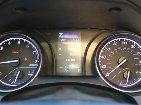 Used 2023 Toyota Camry SE image 27