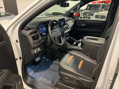 Used 2024 GMC Yukon AT4 w/ AT4 Premium Plus Package AWD/4WD image 10