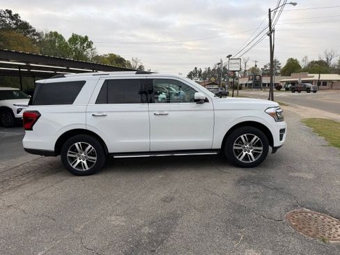 Used 2023 Ford Expedition Limited RWD image 5