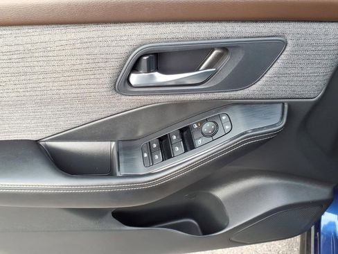 Used 2021 Nissan Rogue SV image 14