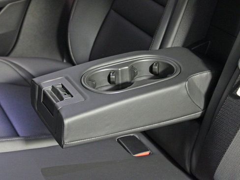 Certified 2025 Porsche Taycan image 18