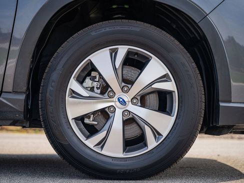 Used 2024 Subaru Ascent Premium w/ Convenience Package image 9