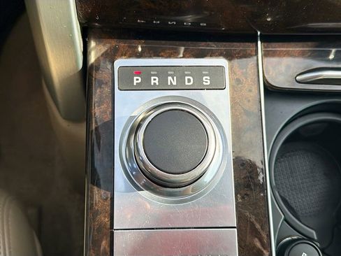 Used 2016 Land Rover Range Rover HSE image 17