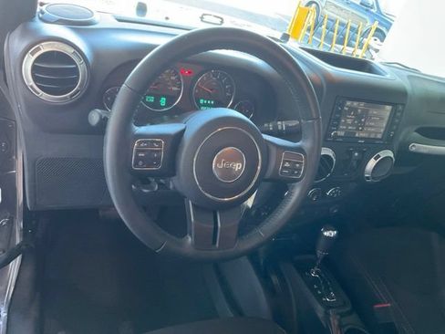 Used 2016 Jeep Wrangler Unlimited Sahara w/ Dual Top Group AWD/4WD image 6