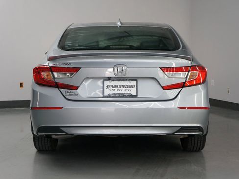 Used 2018 Honda Accord EX image 7