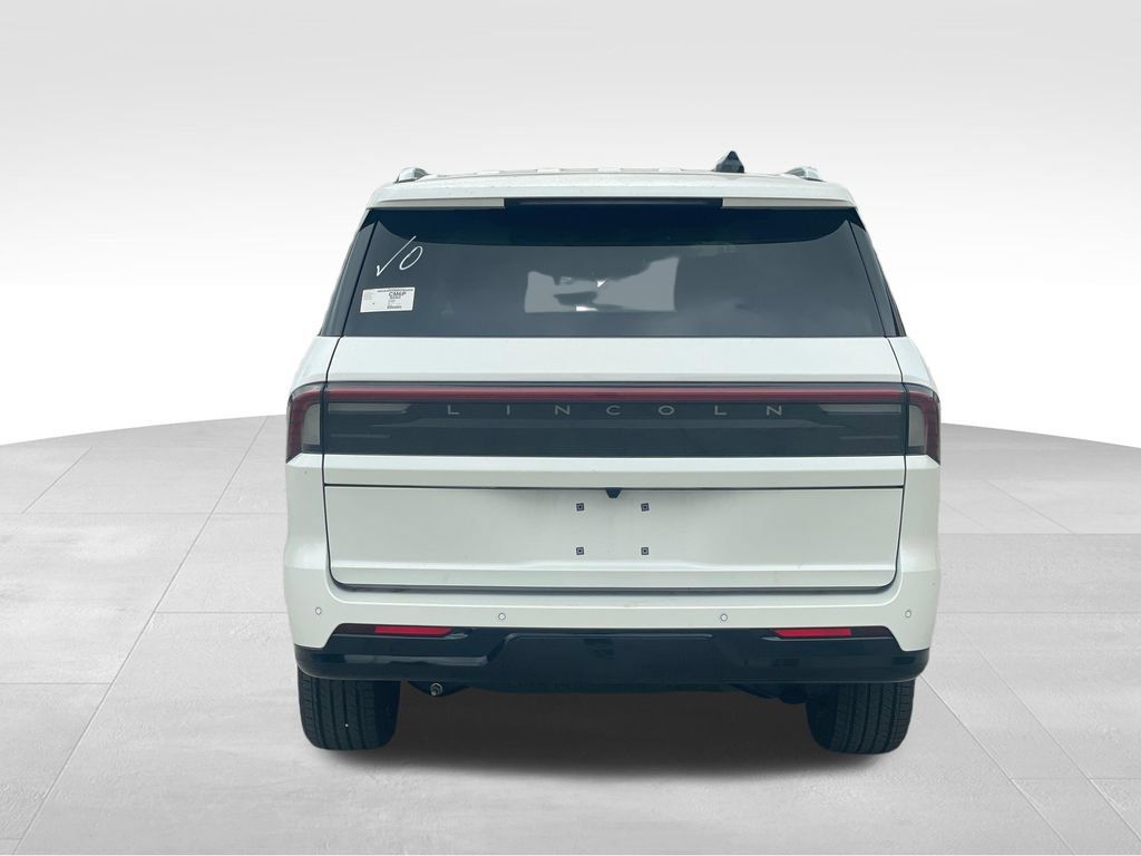 New 2026 Lincoln Navigator Premiere AWD/4WD image 4