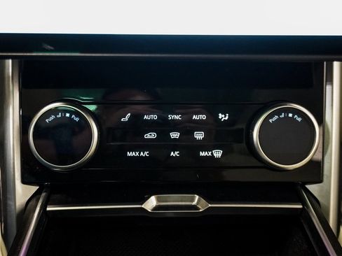 Used 2023 Land Rover Range Rover SE image 42