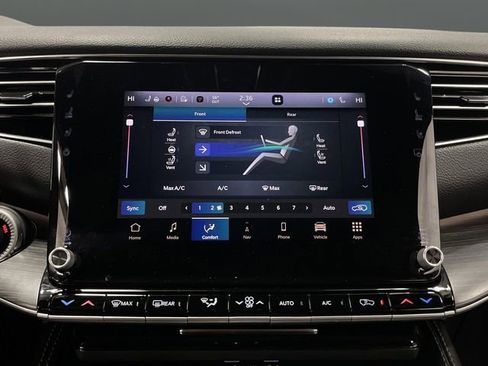 Used 2024 Jeep Wagoneer L Series III w/ Premium Group I image 21