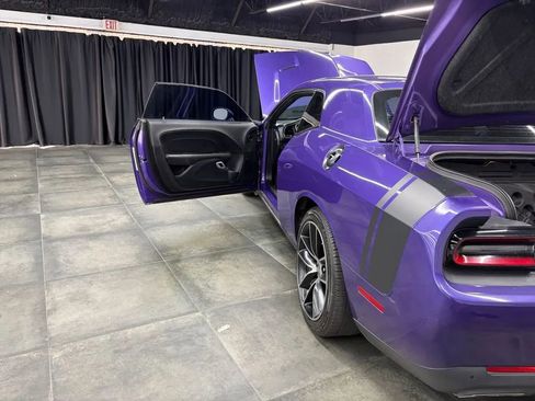 Used 2016 Dodge Challenger R/T Scat Pack w/ Leather Interior Group RWD image 41