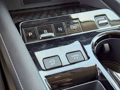 Used 2025 Nissan Murano SV FWD image 24