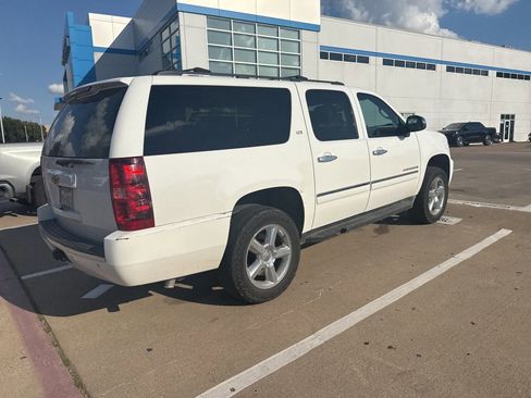 Used 2014 Chevrolet Suburban LTZ image 14