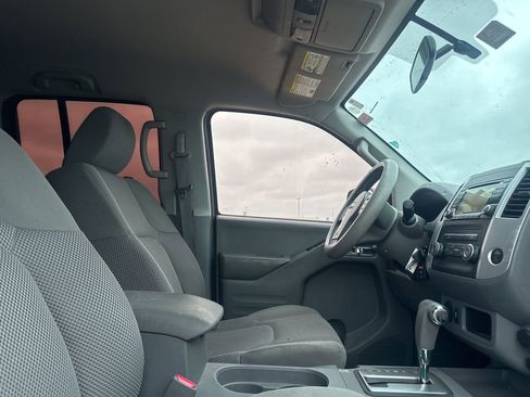 Used 2015 Nissan Frontier SV RWD image 25