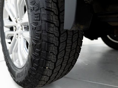 Used 2024 Ford F150 Lariat AWD/4WD image 21